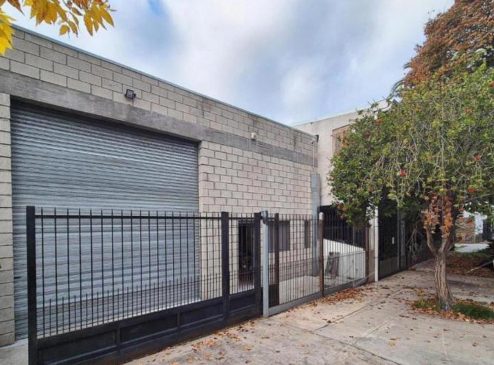 Local comercial · 334m² · 1 Ambiente · 2 Cocheras