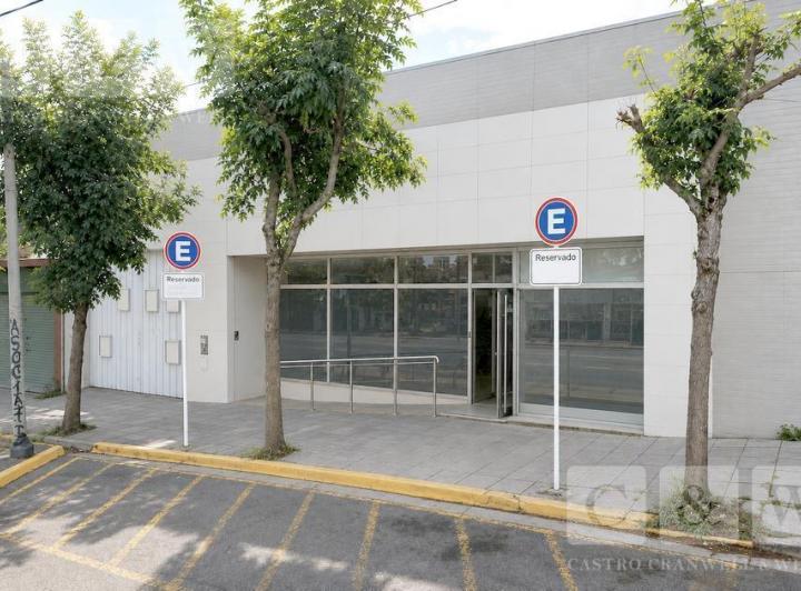 Local comercial · 410m²