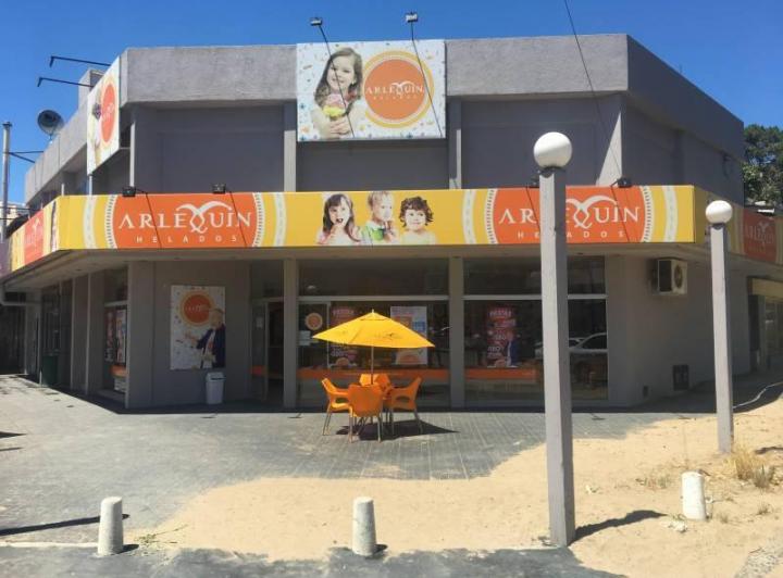 Local comercial · 390m²