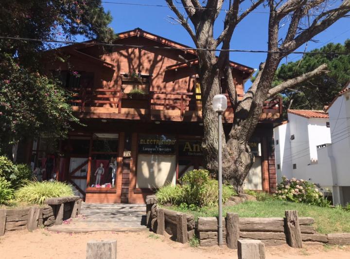 Local comercial · 400m²