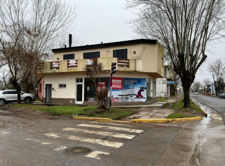 Local comercial · 140m² · 5 Ambientes · 1 Cochera