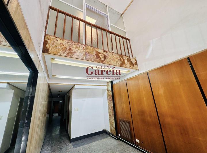 Local comercial · 140m²
