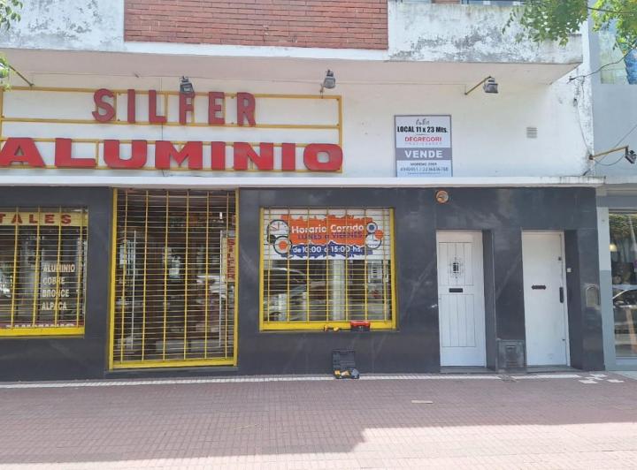 Local comercial · 1m²