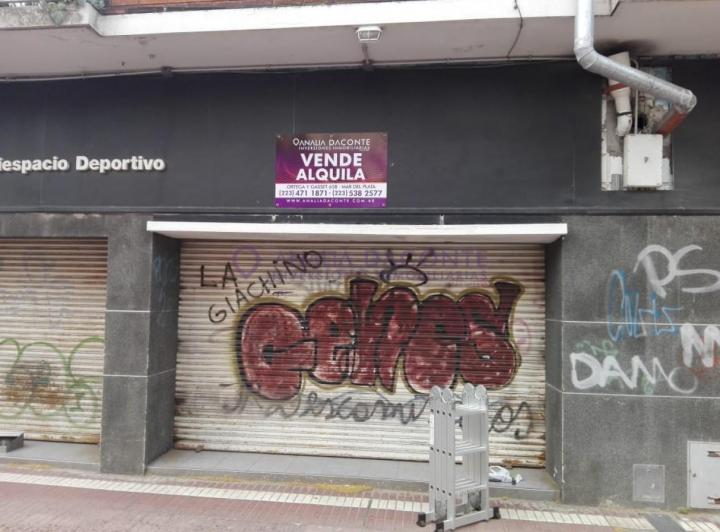 Local comercial · 323m²