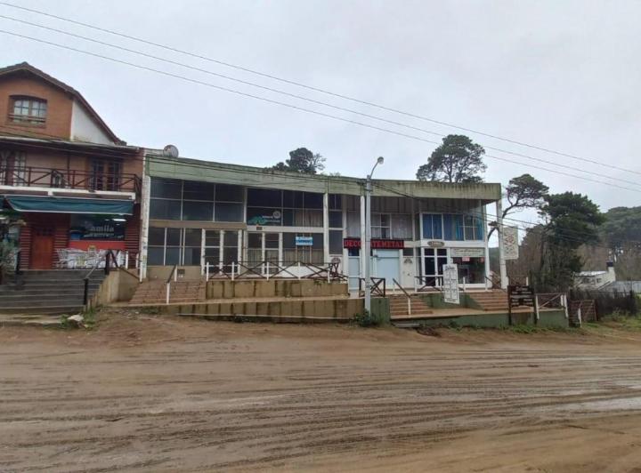 Local comercial · 272m² · 3 Ambientes