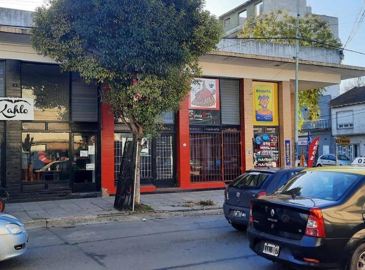 Local comercial · 390m² · 8 Ambientes
