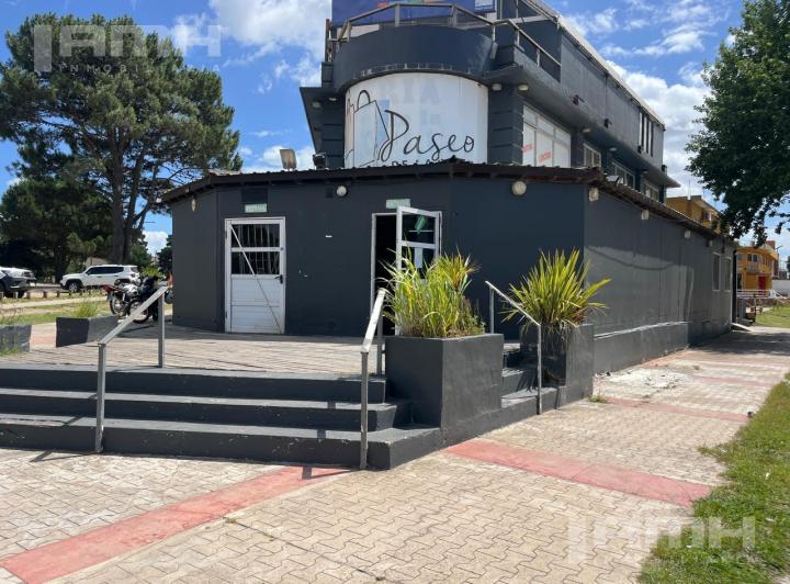 Local comercial · 930m²
