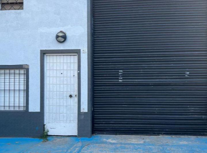 Local comercial · 200m² · 4 Ambientes · 3 Cocheras