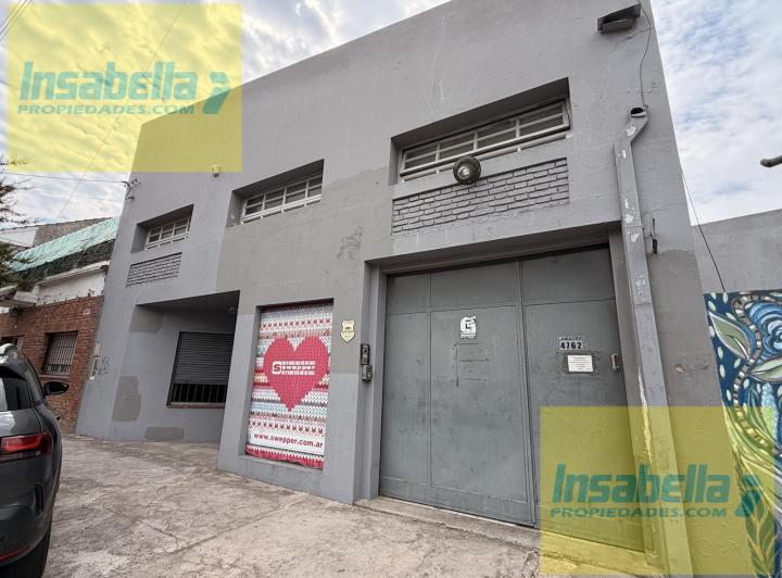 Local comercial · 220m²