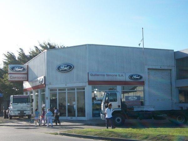 Local comercial · 280m² · 4 Ambientes · 9 Cocheras