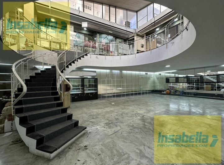 Local comercial · 298m²