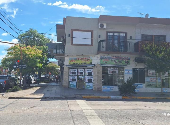 Local comercial · 180m²