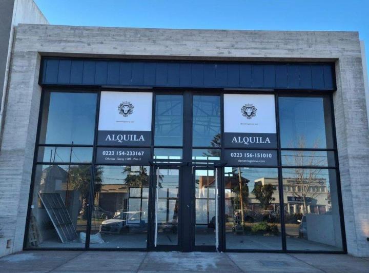 Local comercial · 330m²