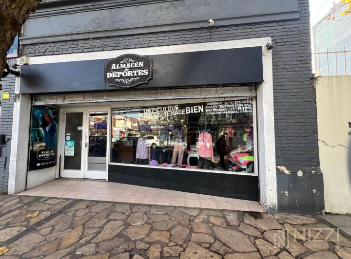 Local comercial · 104m²