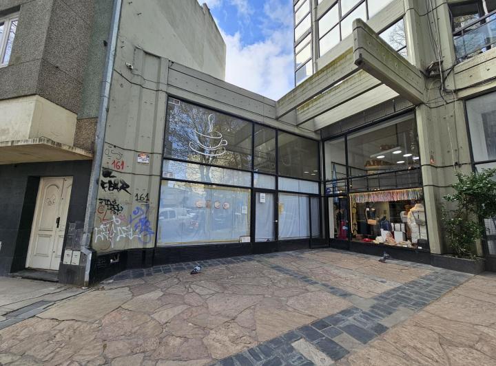 Local comercial · 67m²
