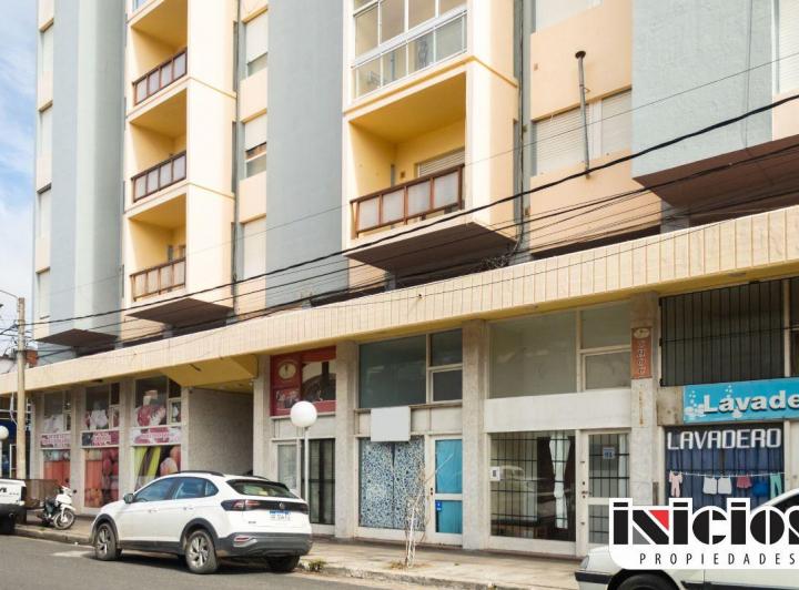 Local comercial · 1m²
