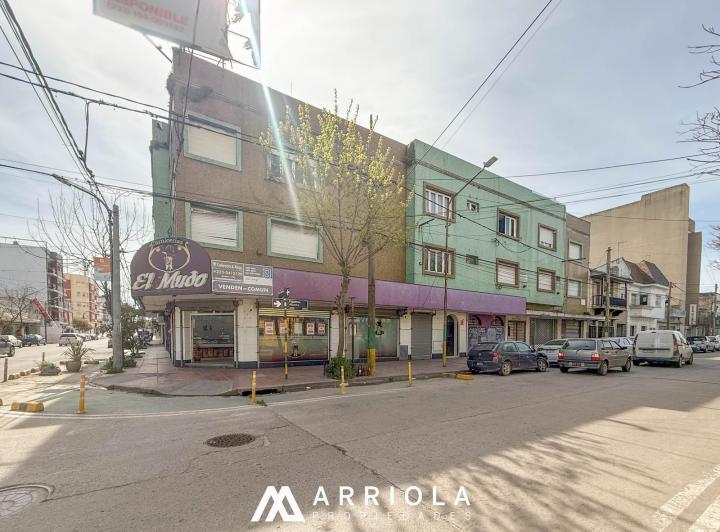 Local comercial · 254m²