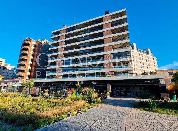 Local comercial · 210m²