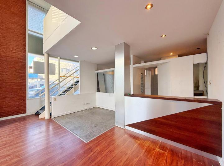 Local comercial · 100m² · 4 Ambientes · 2 Cocheras