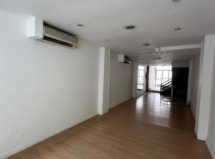 Local comercial · 138m²