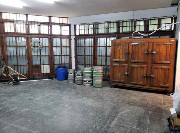 Local comercial · 161m² · 3 Ambientes · 1 Cochera