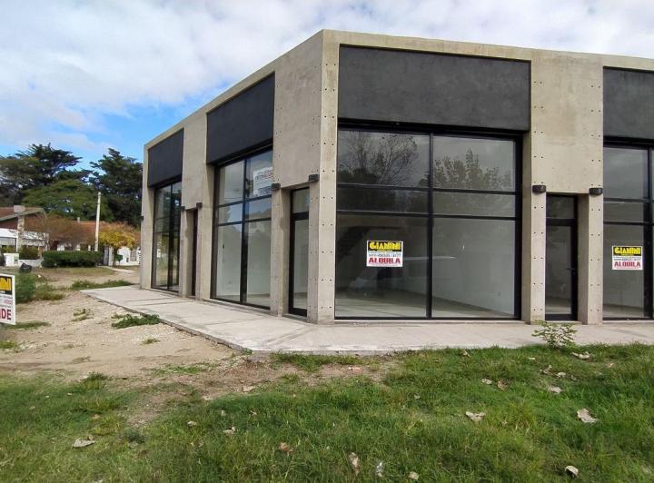 Local comercial · 241m²