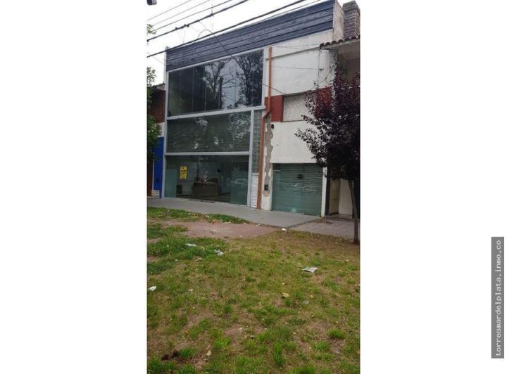 Local comercial · 200m²