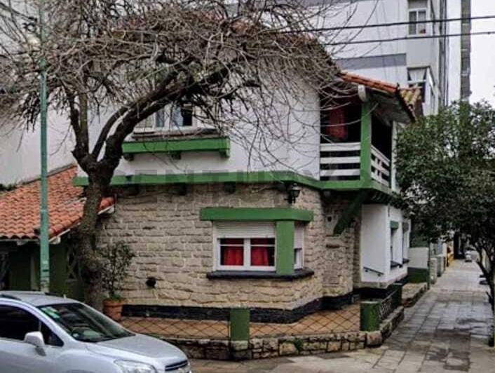 Local comercial · 170m² · 5 Dormitorios · 1 Cochera