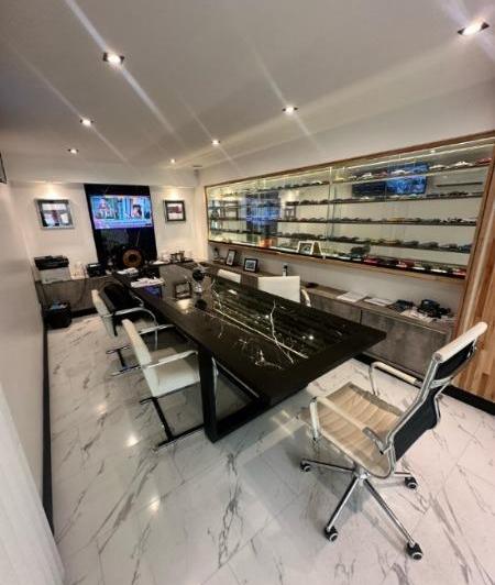 Local comercial · 321m²
