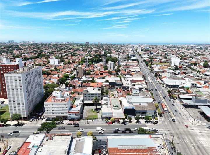 Local comercial · 495m² · 5 Ambientes