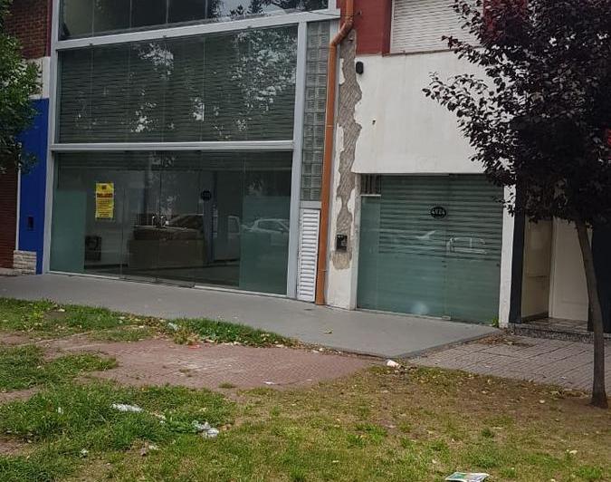 Local comercial · 200m²