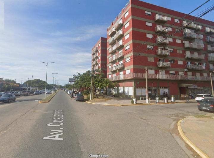 Local comercial · 152m² · 4 Ambientes · 1 Cochera