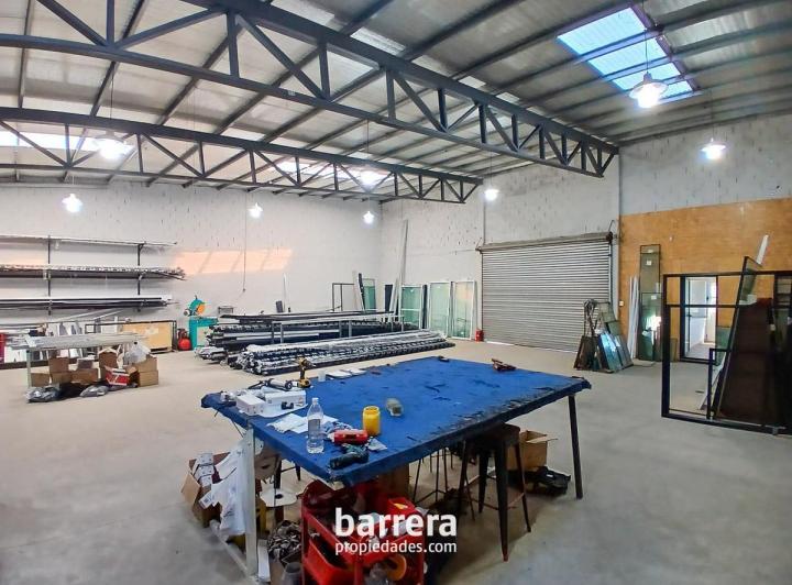 Local comercial · 225m²