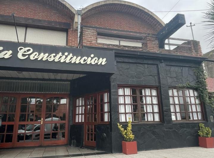 Local comercial · 383m²