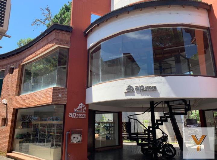 Local comercial · 90m²