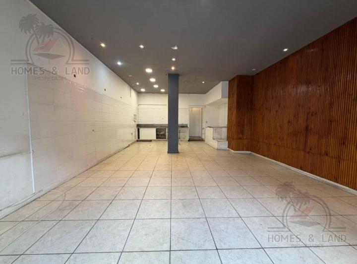 Local comercial · 130m²