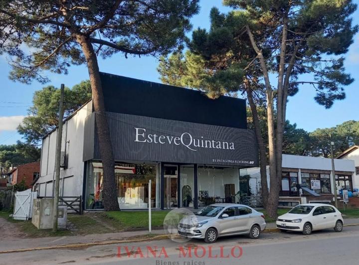 Local comercial · 369m²