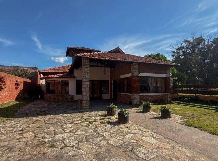Local comercial · 327m²