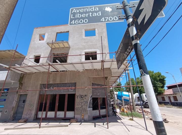 Local comercial · 140m²