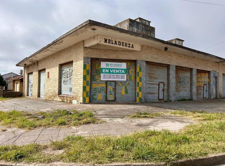Local comercial · 390m²