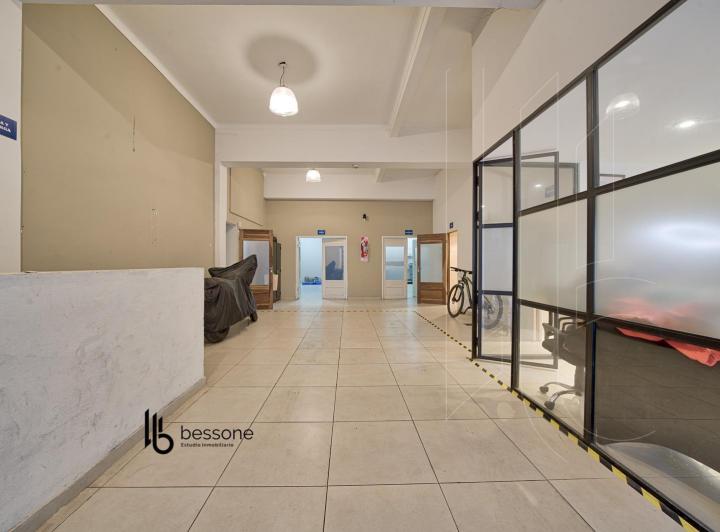 Local comercial · 165m² · 3 Ambientes · 2 Cocheras