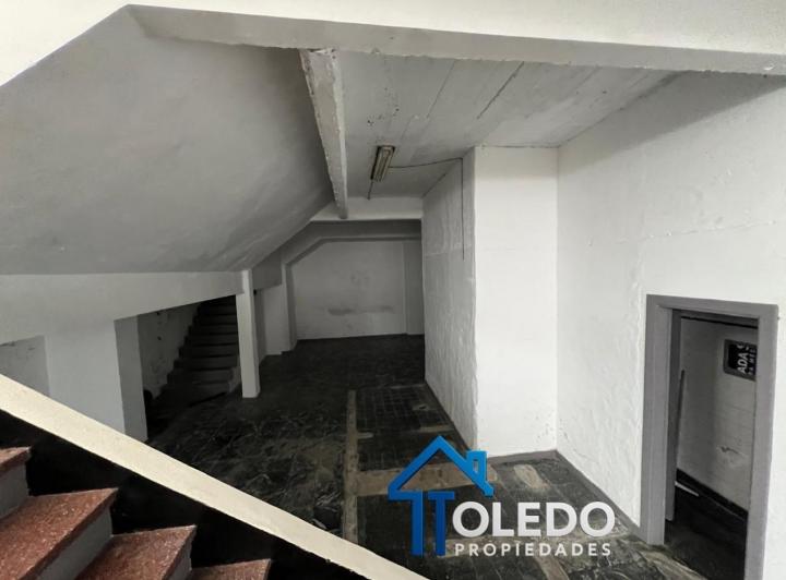 Local comercial · 200m²