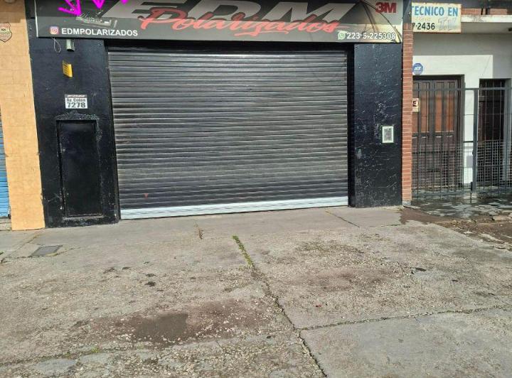 Local comercial · 130m² · 5 Cocheras