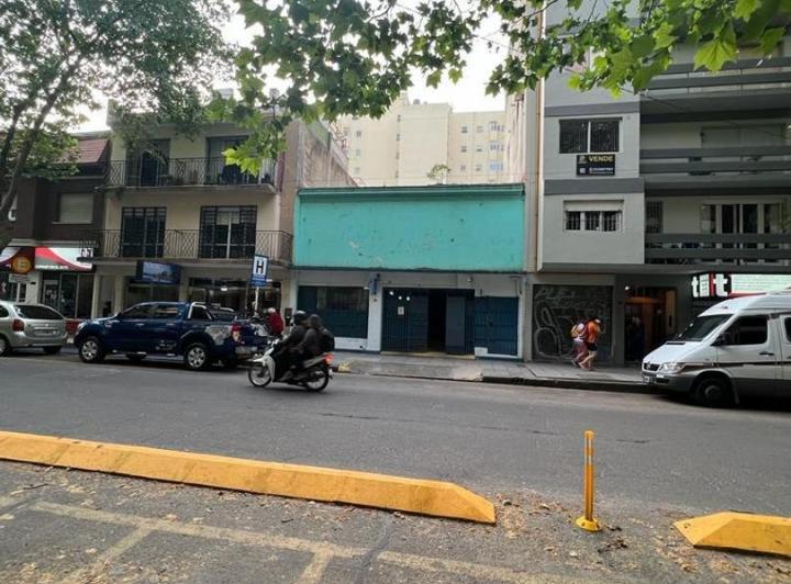 Local comercial · 374m² · 1 Ambiente