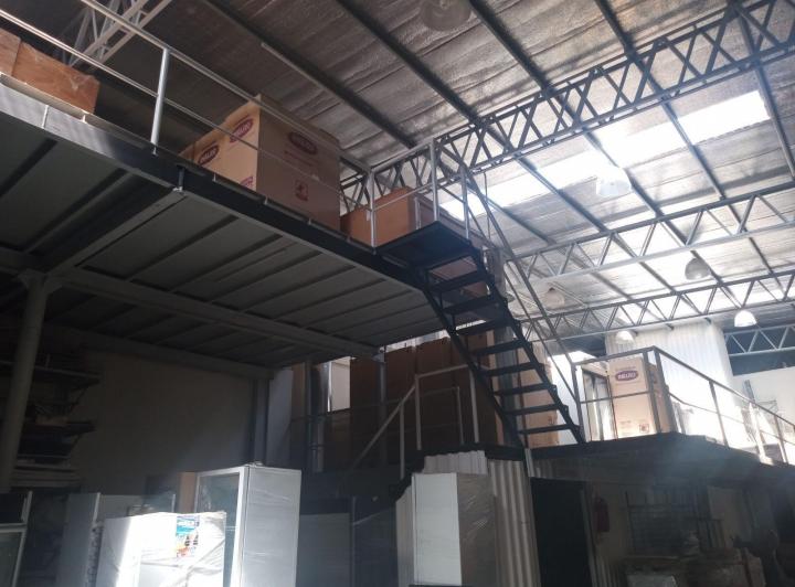 Local comercial · 700m²