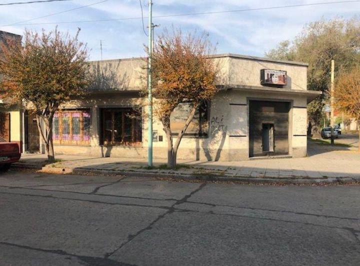 Local comercial · 160m² · 3 Ambientes · 1 Cochera