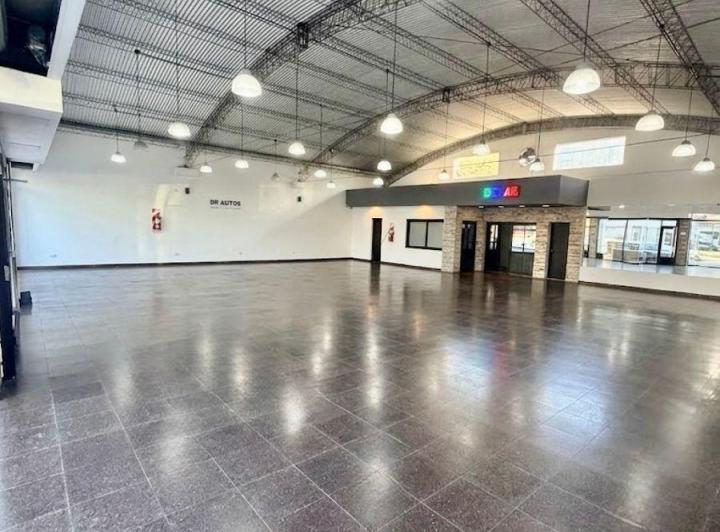 Local comercial · 270m² · 3 Ambientes