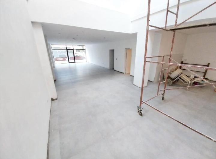 Local comercial · 130m²