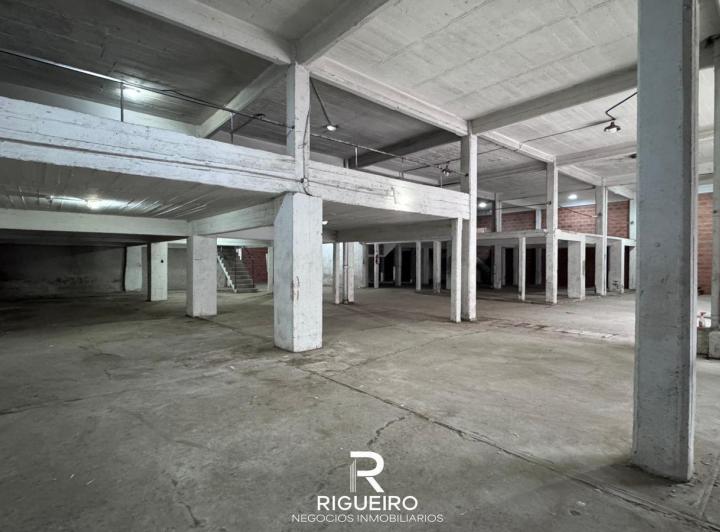 Local comercial · 1525m²