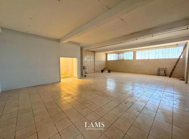 Local comercial · 160m² · 1 Cochera